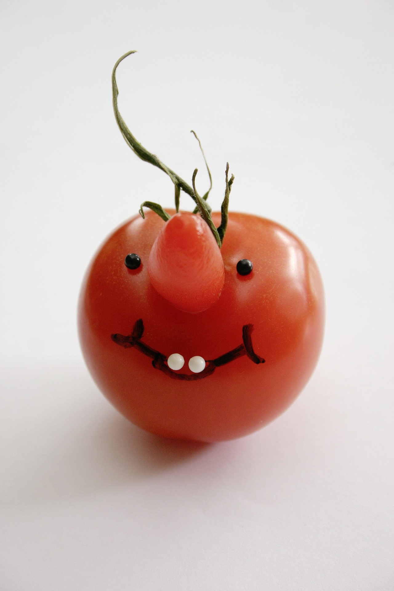 tomato-1928786_1920.jpg